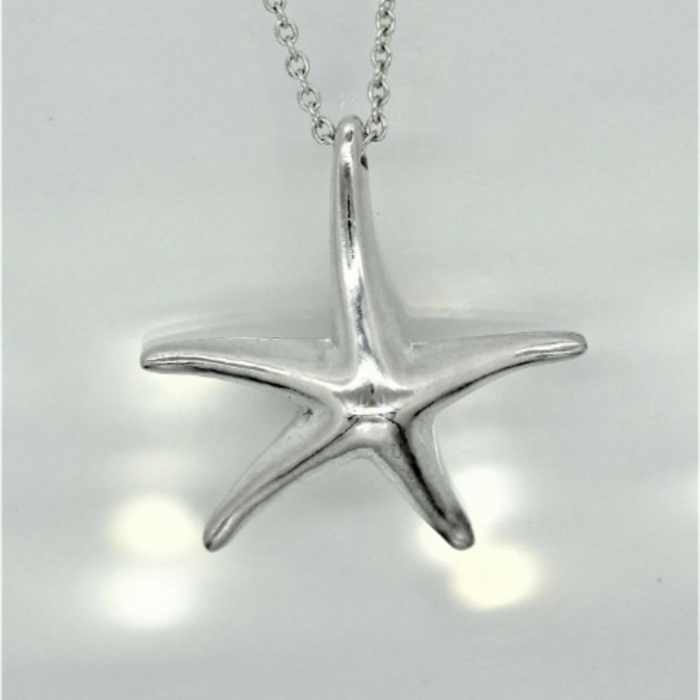 LIKE NEW! Tiffany & Co. Elsa Peretti Sterling Silver Medium Starfish Necklace